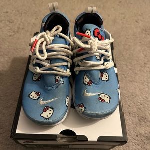 Used- Little Girl Hello Kitty Nike Preston